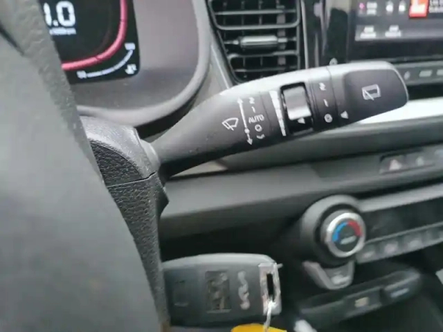Kia Stonic 1.0 t-gdi 100 ch isg bvm5 active — photo 18