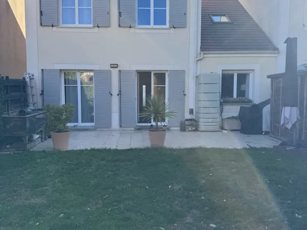 Loue maison 3 chambres avec jardin