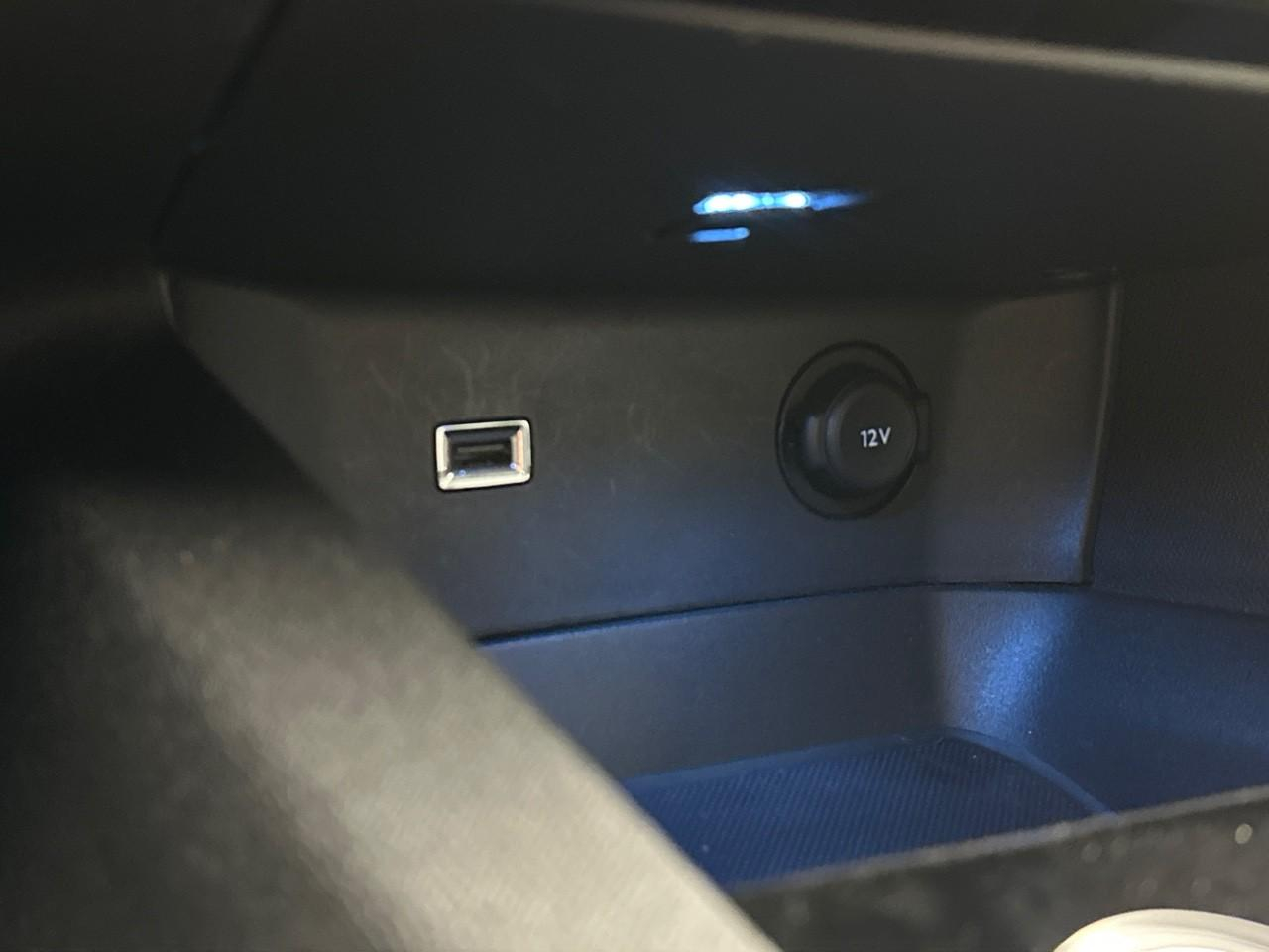 Peugeot 3008 hybrid 225 e-eat8 allure pack — photo 28