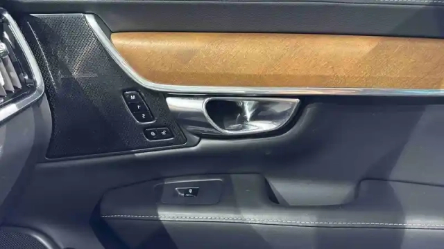 Volvo S90 d4 190 ch  geartronic 8 — photo 25