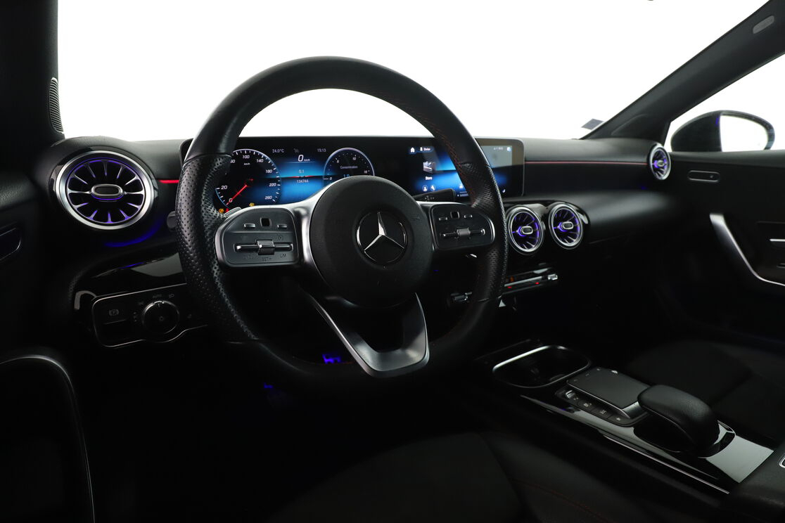 Mercedes-Benz Classe A 200 AMG Line 7G-DCT — photo 10