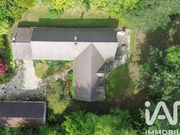 Maison 12 pièces 303 m²