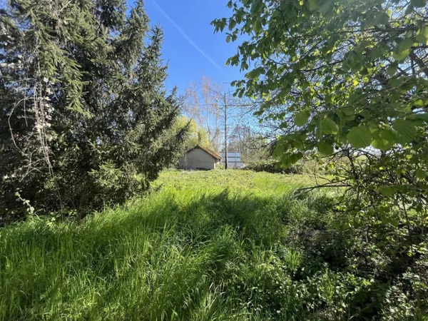 Terrain 604 m²