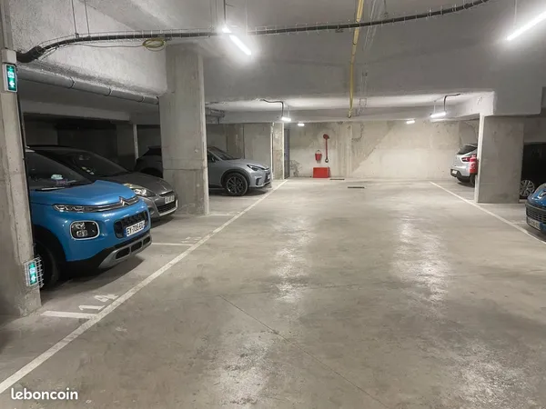 Location place de parking fermé moto