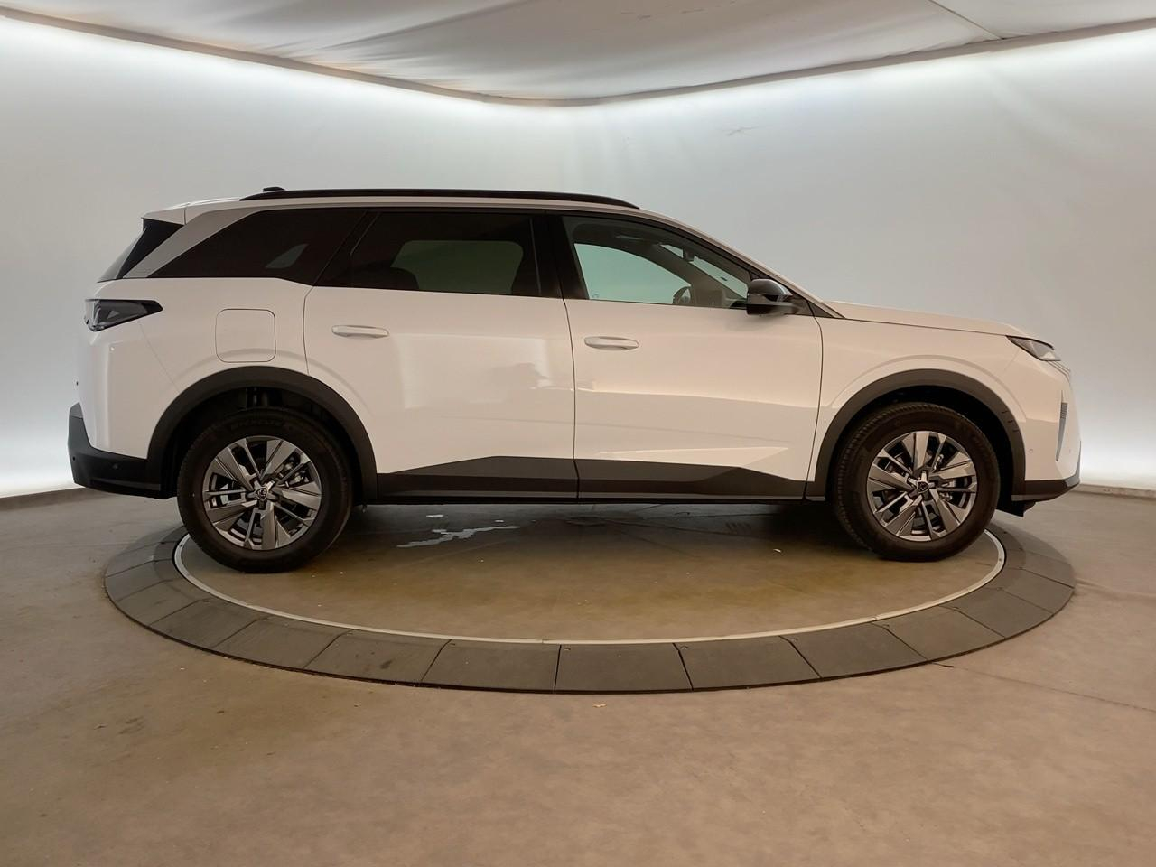 Peugeot 5008 hybrid 145 ch e-dcs6 allure — photo 4