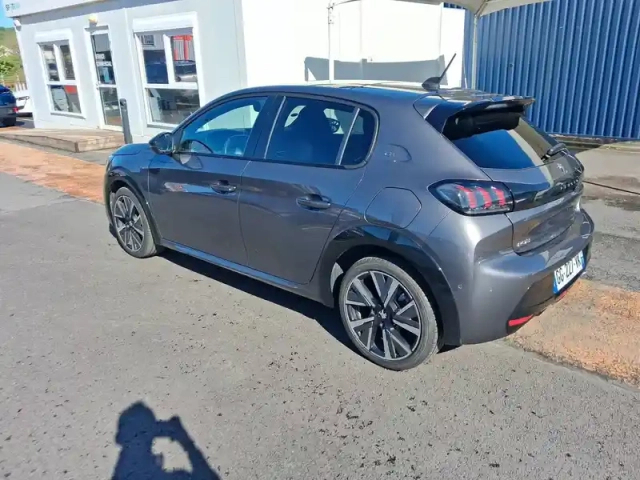 Peugeot 208 puretech 100 s&amp;s eat8 — photo 7