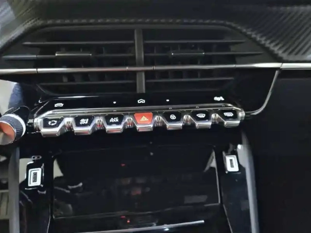 Peugeot 2008 hybrid 145 e-dcs6 — photo 50