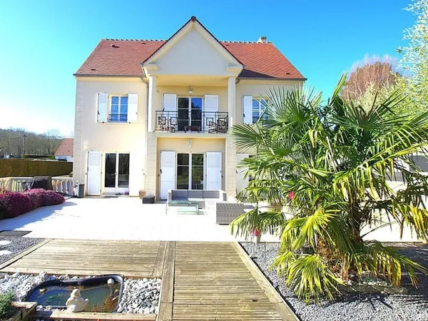 Maison 7 pièces 215 m²