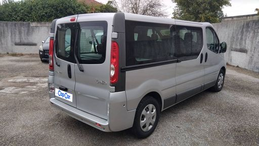 Renault Trafic Passenger L2 H1 2.0 dCI 115 - Expression – 2013 – 102821 km – Diesel – Boîte Manuelle — photo 5