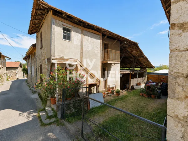 Maison de village + dépendance