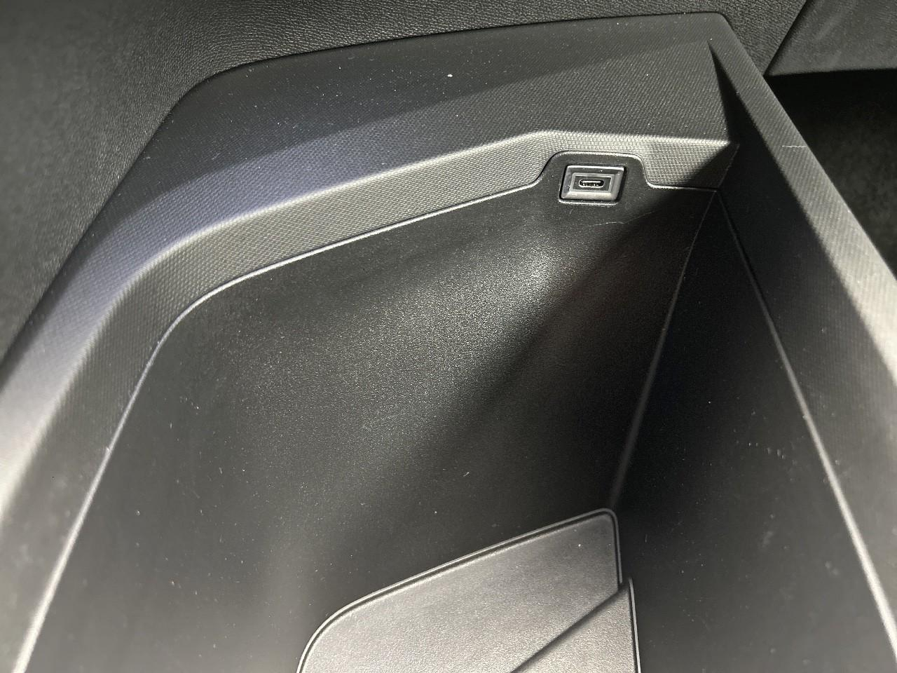 Peugeot 3008 hybrid 145 e-dcs6 allure — photo 27