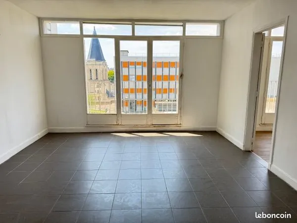 Grand 2 pièces 47 m2 hyper centre colombes + parking
