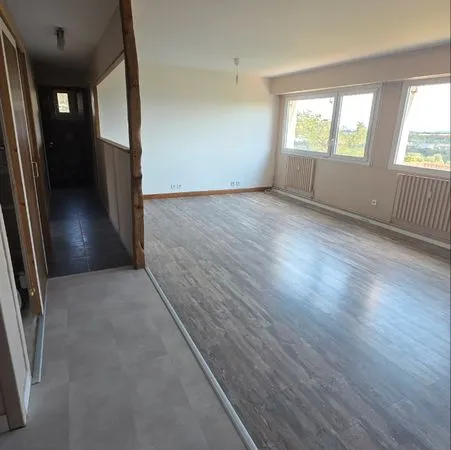 Appartement T4 (anciennement T5) de 91 m²