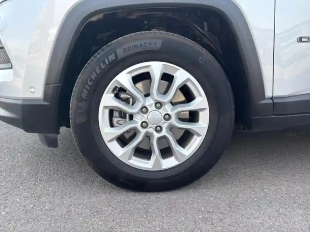 Jeep Compass 1.3 turbo t4 190ch phev 4xe limited at6 eawd — photo 9