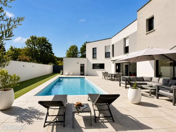 Maison 11 pièces 223 m²