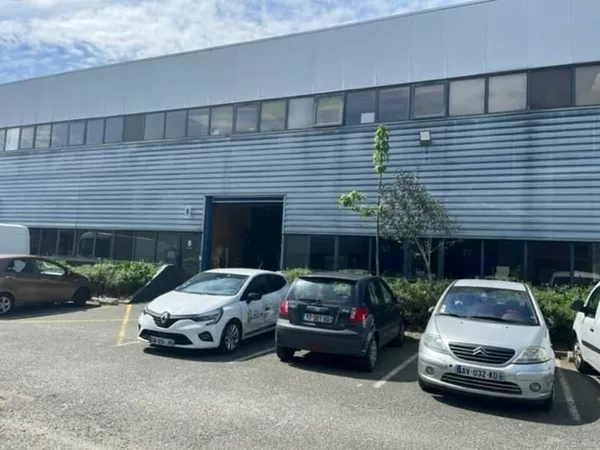 Bureaux 826 m²