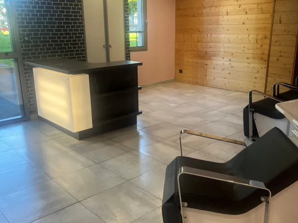 Centre ville très beau local de 55m2 en RDC