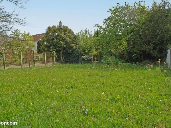 Terrain 409 m² VERRIERES LE BUISSON
