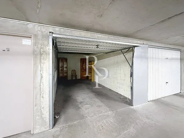 Parking 14 m²