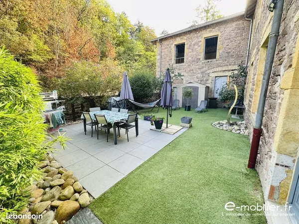 Maison 8 pièces 228 m²