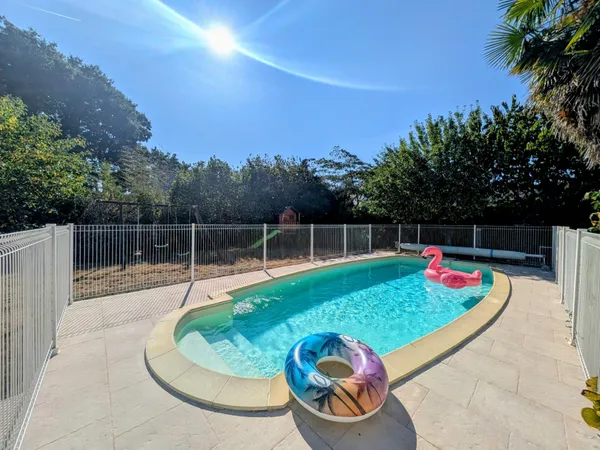 Maison avec piscine et au calme de son impasse