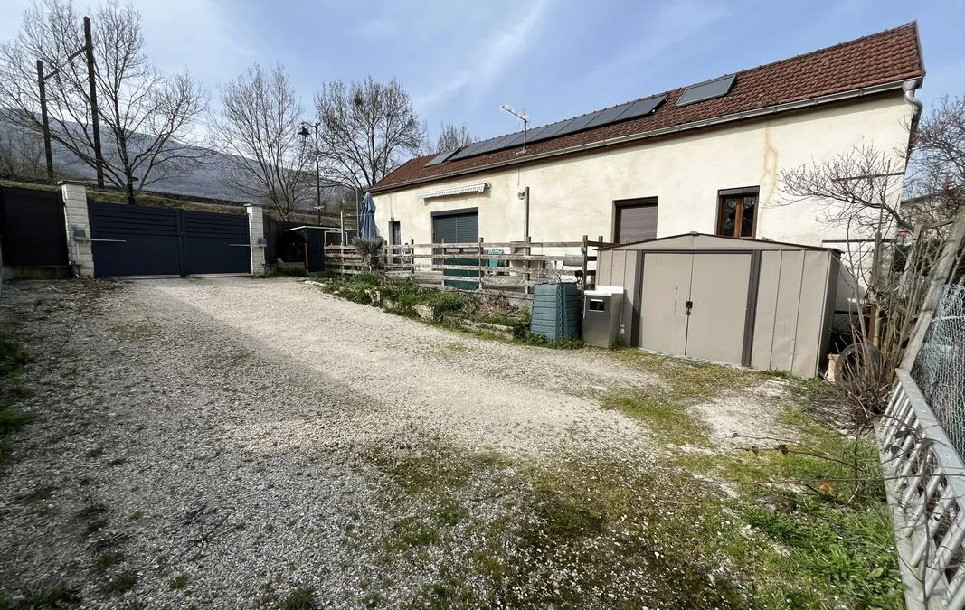Photo 1