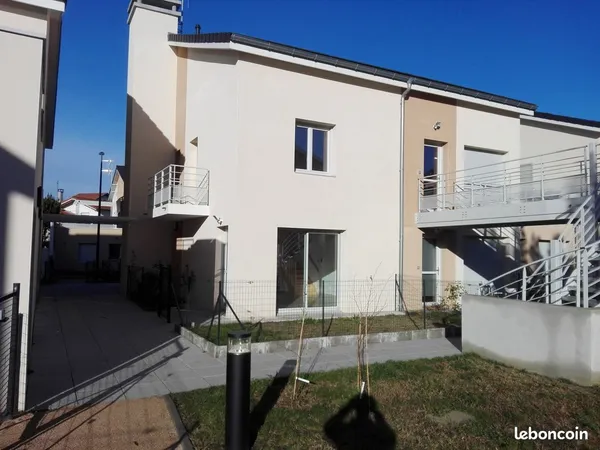 Chambre 12 m² avec salle de bains privative - Colocation 2 personnes - Villeurbanne / La Doua / INSA