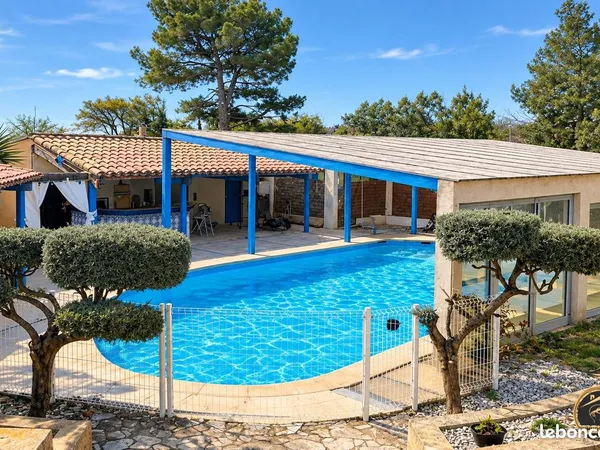 Maison 7 pièces 220 m²