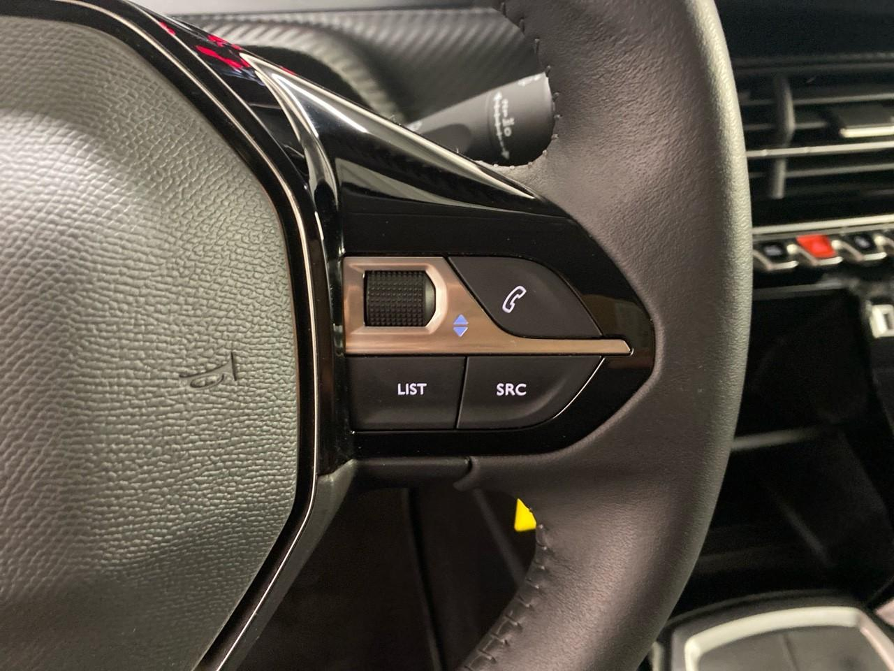 Peugeot 208 puretech 100 s&s bvm6 style — photo 18