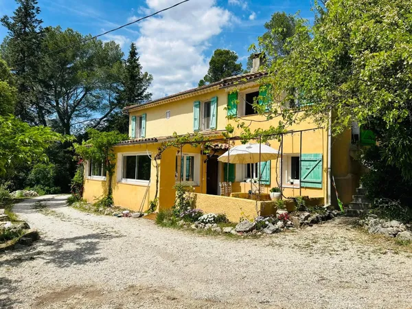 BELLE BASTIDE PROVENÇALE 5 CHAMBRES