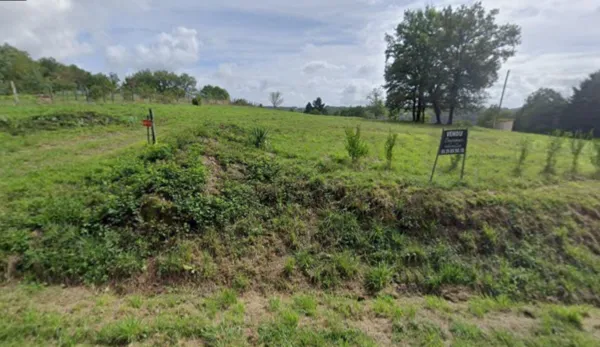 Terrain constructible de 2304 m² avec vue dégagée