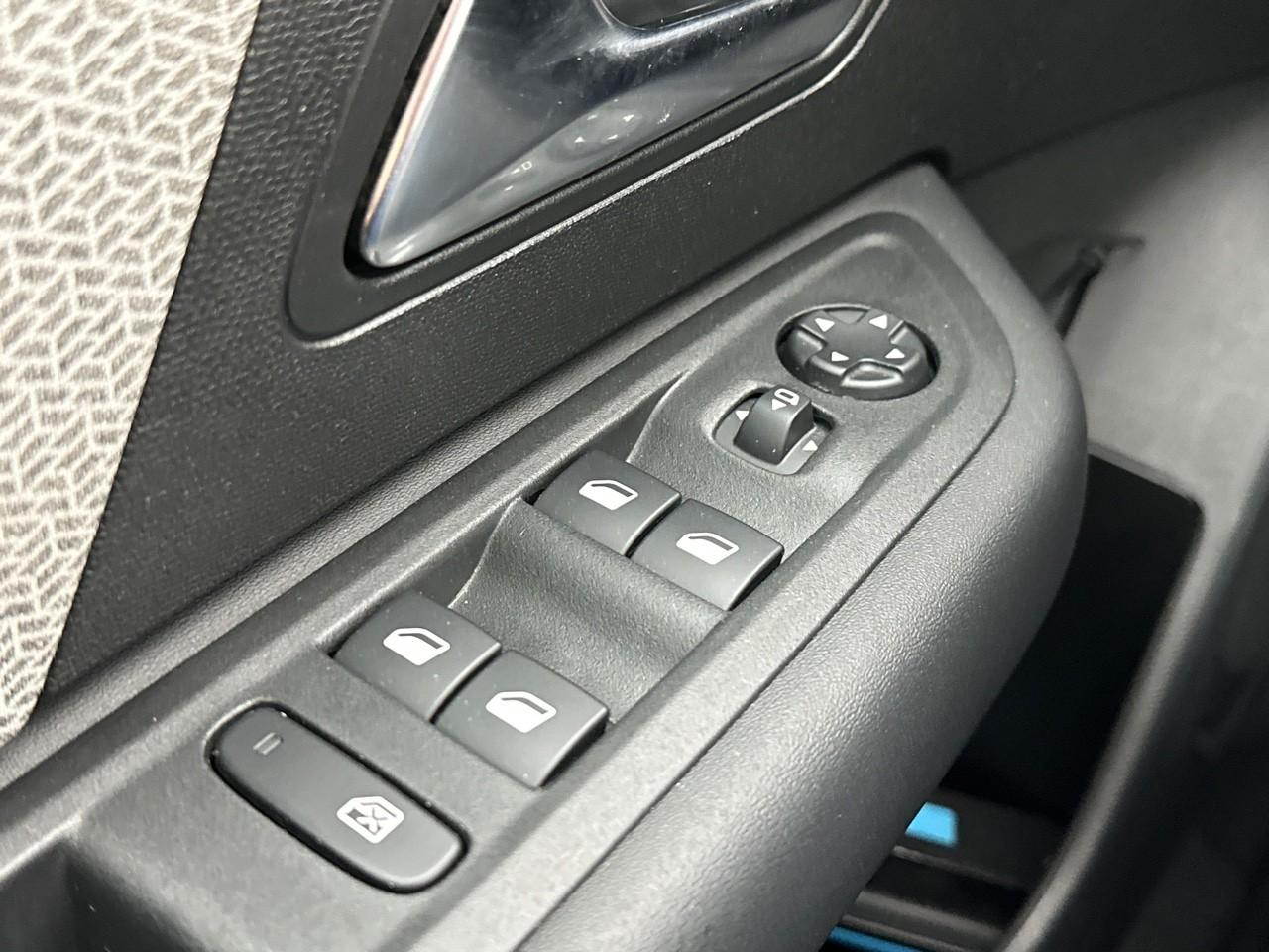 Citroën C4 bluehdi 130 s&s eat8 shine pack — photo 15