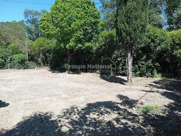 Terrain 372 m²