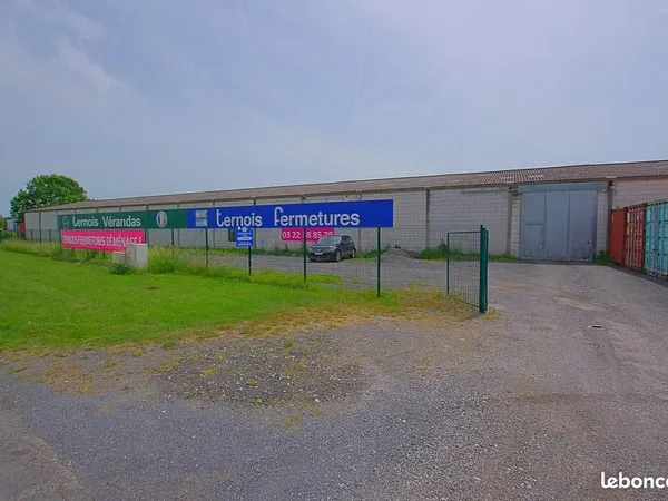 Local bureaux 1 500 m²