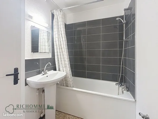 Studio 1 pièce 25 m²