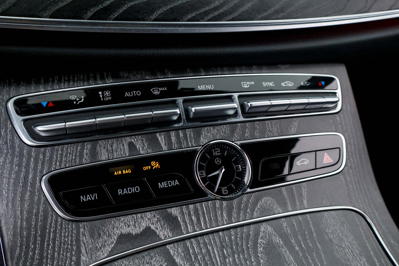 Mercedes CLS — photo 24