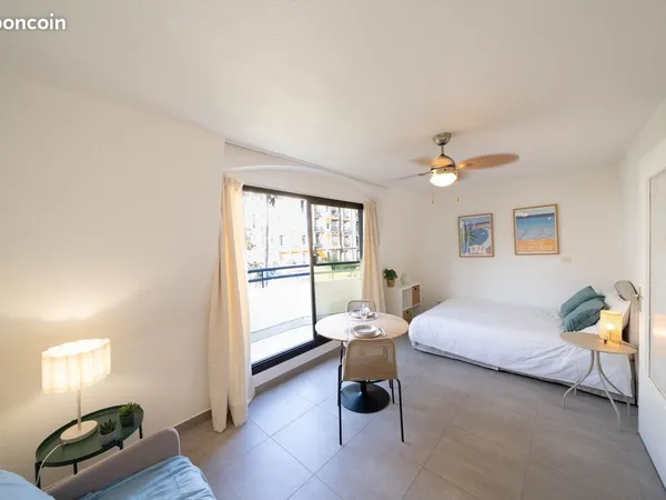 Studio 1 pièce 27 m²