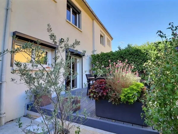 MARSANNAY-LA-CÖTE - Maison jumelée avec 3 chambres, terrasse et sous-sol
