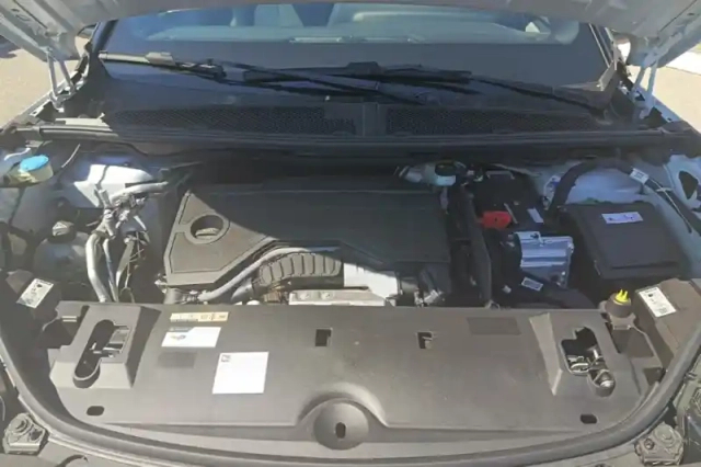 Peugeot 5008 hybrid 145 ch e-dcs6 — photo 16
