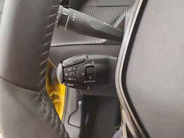 Peugeot 208 puretech 75 s&amp;s bvm5 — photo 25