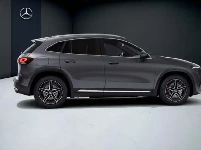 Mercedes Eqa 250+ amg line — photo 19