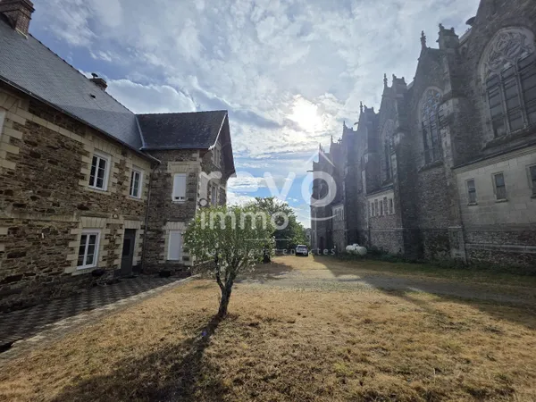 SAINT-JULIEN-DE-VOUVANTES (44670) – ANCIEN PRESBYTÈRE EN PIERRES – 191 m² – TERRAIN 4 008 m²