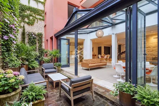 Maison 10 pièces 347 m²