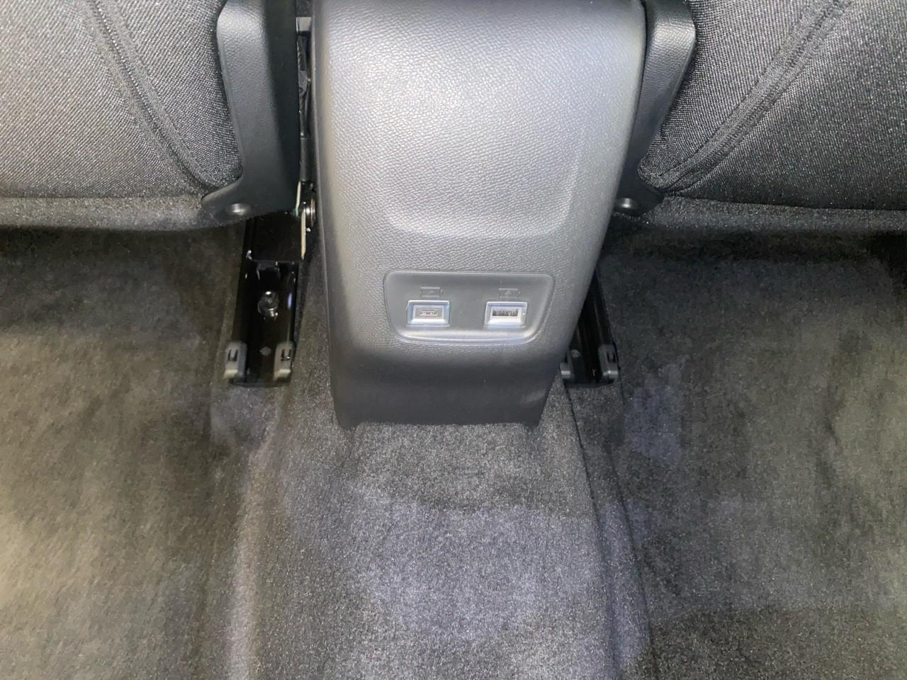 Peugeot 2008 hybrid 145 e-dcs6 allure — photo 24