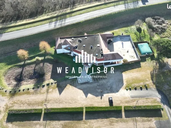 Local commercial 1400 m² CANGEY