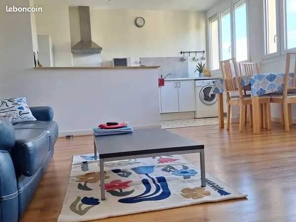Appartement t4 meuble tres lumineux centre ville,3mn enssat&gare, disponible