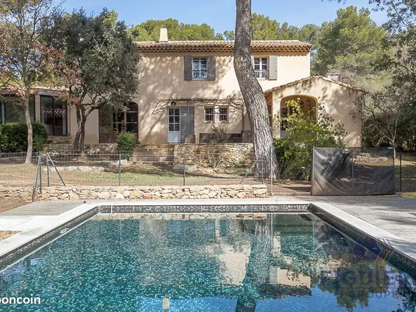 Maison 6 pièces 180 m²