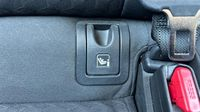 Toyota Yaris 116h Iconic 5p — photo 20