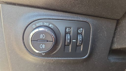 Opel Corsa 1.4 90 - Design 120 Ans – 2019 – 136739 km – Essence – Boîte Manuelle — photo 26