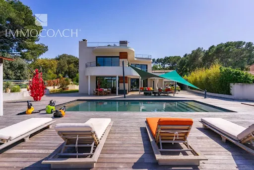 Villa 7 pièces 236 m²